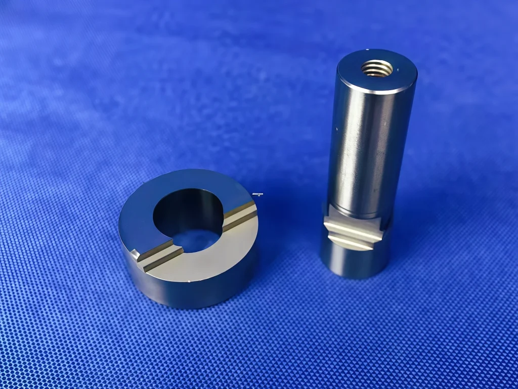 30 mm size intended for the connection of a breathing system to an anaesthetic gas scavenging system