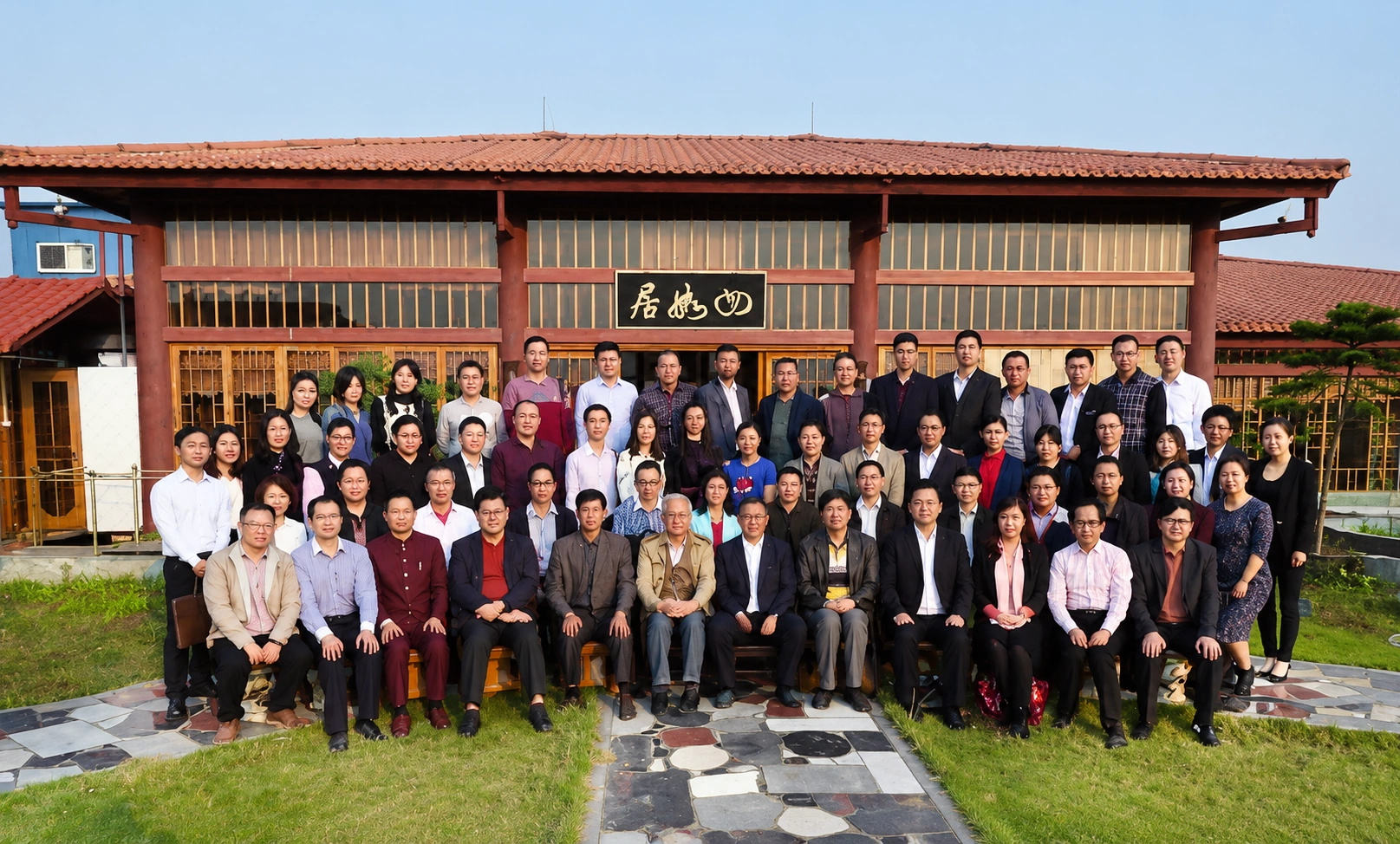 KingPo Technology employees group photo at company corporate event